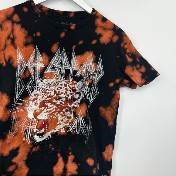 Def Leppard Custom Bleach Splatter Short Sleeve Graphic Band Tee Size Medium - Picture 3 of 7